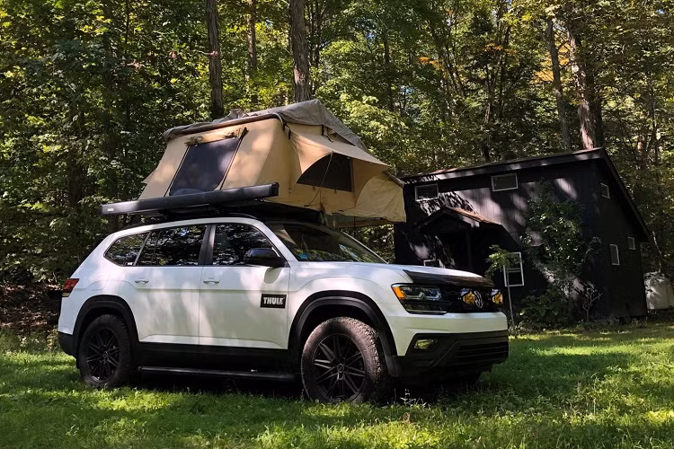 Chiếc Atlas cuối cùng được mang tên Atlas Concept by Thule được thiết kế nhằm hỗ trợ những chuyến đi “bụi” dài ngày. Xe được trang bị hệ thống treo lồng cuộn H&amp;R Adventure Line, mâm Vossen CV10 kích thước 20 inch, giá đồ nóc xe Thule Wingbar Evo, bạt HideAway, giá xe đạp T2 Pro XT, LED trợ sáng Baja Design, và lều Tepui Autana.