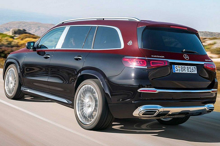 Viền cửa sổ và nhiều chi tiết ở hông xe được mạ chrome cứng cáp, trong khi bộ mâm đa chấu có kích thước tiêu chuẩn 22 inch và tùy chọn 23 inch, cùng với đó là ống xả cắt đôi theo chiều ngang mới lạ.