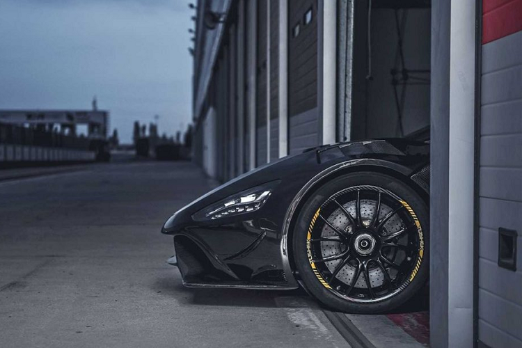 “Trong những năm qua, chúng tôi đã phát triển và xây dựng các giải pháp công nghệ tiên tiến cho mẫu xe mới của chúng tôi, TS 900 H APEX, đặc biệt là trong lĩnh vực đào tạo lái xe điện”. 