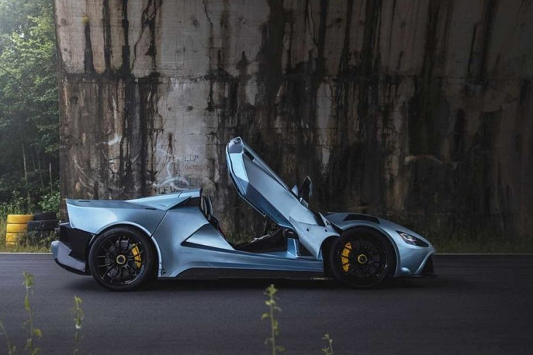 Đội ngũ của chúng tôi đang mong muốn giới thiệu siêu xe của chúng tôi cho các khách hàng ưu tú của Salon Prive.”