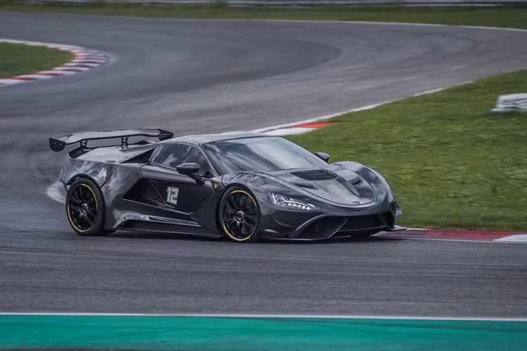 Salon Prive Concours in the U.K năm nay sẽ mở cửa vào ngày 7 tháng 9. Nhưng, Tushek không nói về giá bán siêu xe TS 900 là bao nhiêu.