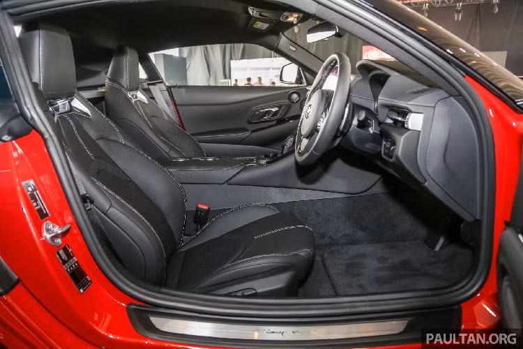 Với công nghệ chế tạo động cơ tiên tiến ngày nay, các hãng thừa sức xây dựng một nền tảng động cơ mạnh mẽ hơn ngày trước, nhưng quả thực họ không thể làm vậy bởi các quy định về tiết kiệm nhiên liệu và khí thải ngày một khắt khe trên các dòng xe thương mại.