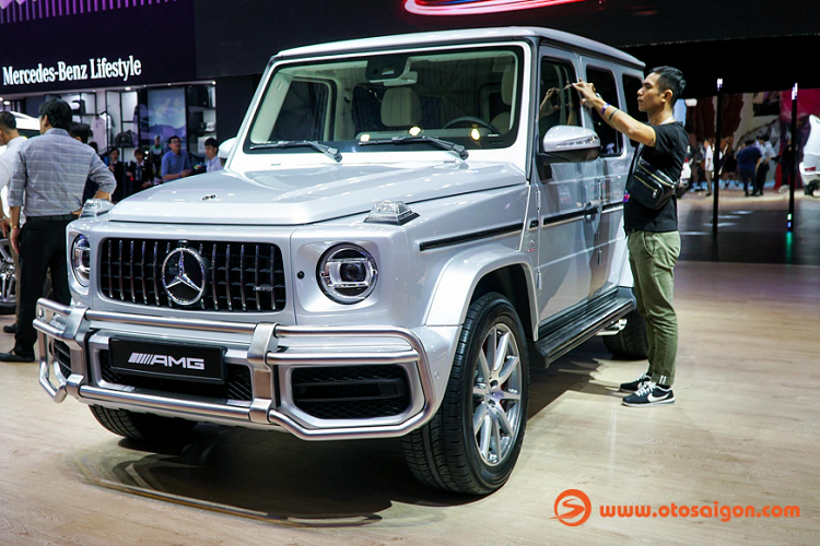  Mercedes-Benz G-Class 2019 thế hệ mới (W464) phiên bản G63 sử dụng động cơ xăng V8 dung tích 4.0L tăng áp kép biturbo cho công suất 577 mã lực + 850Nm tại dải vòng tua 2.500 - 3.500 v/p. Sức mạnh được truyền xuống bốn bánh thông qua hộp số tự động 9 cấp (9AT). Nhờ đó, chiếc SUV Đức có thể tăng tốc từ 0 - 100km/h chỉ trong vòng 4,5 giây trước khi đạt tốc độ tối đa 220km/h.