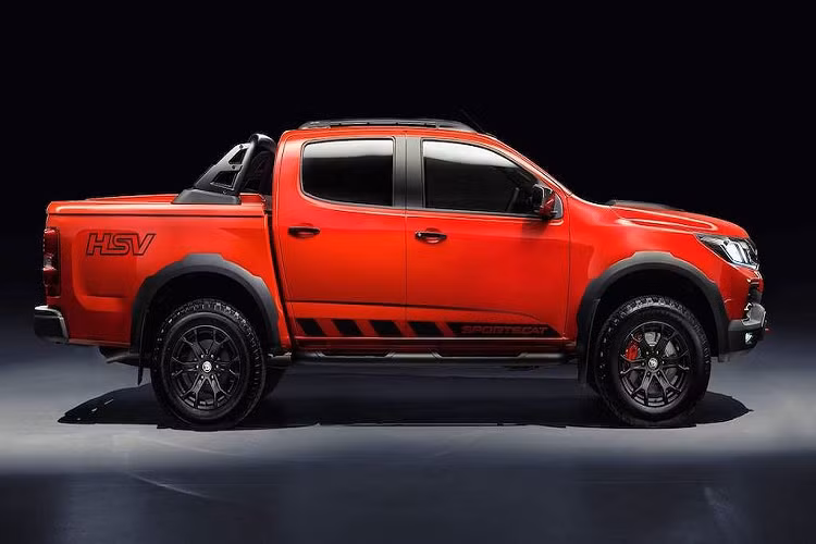 Tại Úc, giá bán HSV Colorado Sportscat V là 62.490 AUD (tương đưong 1,021 tỷ đồng), trong khi bản Sportscat SV là 66.790 AUD (1,091 tỷ đồng).