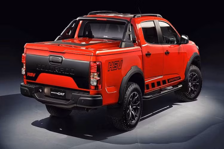 Điểm vượt trội hơn của phiên bản Sportscat SV đó là các thanh chống nghiêng thân xe ở cả phía sau, tăng độ ổn định và cân bằng cho chiếc xe.