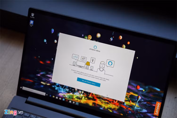 Bên cạnh đó, Lenovo cũng tích hợp trợ lý ảo Alexa vào những chiếc laptop mới của dòng Yoga. Trợ lý ảo hoạt động cả khi máy đang đóng, cho phép người dùng hỏi các thông tin hoặc thực hiện một số tác vụ. Theo đại diện Lenovo, Alexa và Cortana sẽ hoạt động đồng thời trên các máy tính chạy Windows, cung cấp thêm lựa chọn. 