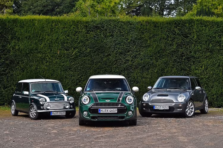 Được tổ chức lần đầu vào năm 1978 bởi những người hâm mộ MINI cổ điển tại Đức, kể từ đó tới nay, IMM đã phát triển để trở thành sự kiện thường niên lớn nhất Thế giới dành cho những CLB chơi và người đam mê dòng xe nhỏ mang tính biểu tượng này.