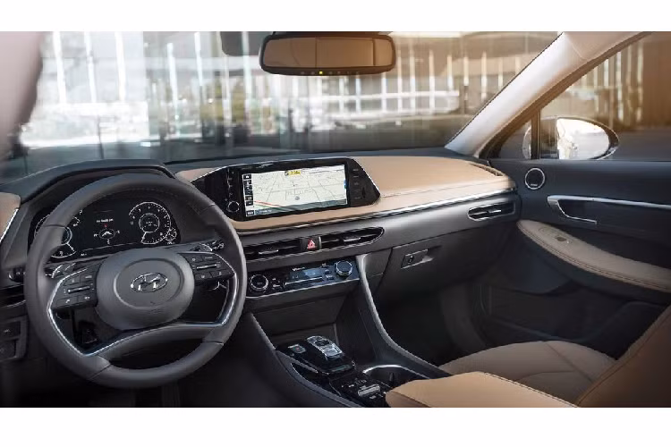 Bên cạnh đó, model 2019 của Sonata cũng nhận được những khuyến mại từ Hyundai với chính sách giảm 4.750 USD (110 triệu đồng) khi thuê và 4.500 USD (105 triệu đồng) khi mua.