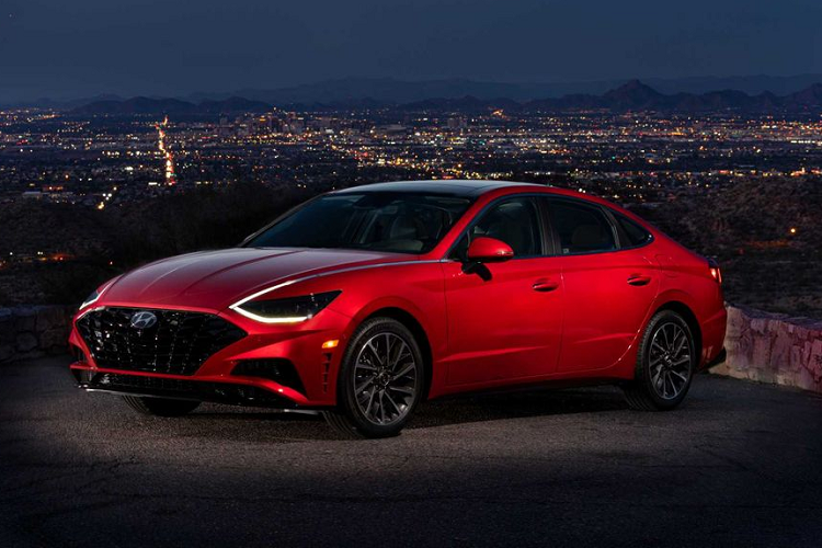 Thú vị hơn, nhà sản xuất ôtô Hàn Quốc mới đây đã tung ra chương trình khuyến mại lên tới 2.500 USD (khoảng 58 triệu đồng) cho phiên bản SE.