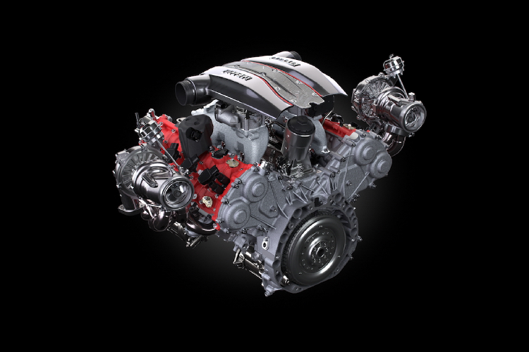 Góp phần giúp xe có trọng lượng xe nằm ở ‘’dàn chân’’ của Ferrari 488 Pista sử dụng lốp Michelin Sport Cup 2 đi cùng với mâm 20 inch trọng lượng nhẹ hơn 40% so với 488 GTB, đồng thời cản trước và sau được làm hoàn toàn bằng sợi carbon và nó còn chia sẻ bộ khuếch tán sau lấy từ xe đua Le Mans 488 GTE.