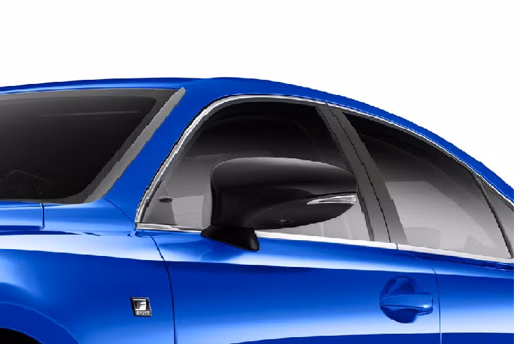 Về truyền động, các phiên bản dẫn động cầu sau (RWD) của mẫu IS 300 Blackline sẽ được trang bị khối động cơ 4 xy-lanh tăng áp 2.0L cho ra công suất tối đa 241 mã lực, đi kèm với đó còn là hộp số tự động 8 cấp. Với phiên bản dẫn động 4 bánh (AWD) sẽ là trang bị động cơ V6 3.5L với công suất tối đa 260 mã lực cùng hộp số tự động 6 cấp với lẫy chuyển số sau vô-lăng.