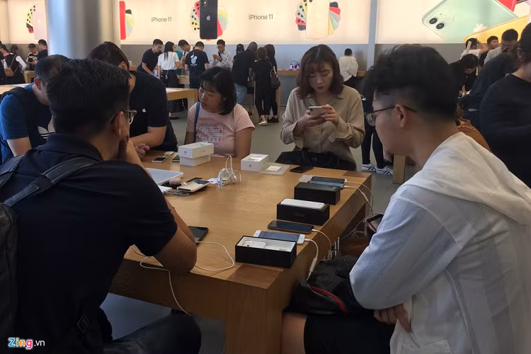 Đây là vòng xếp hàng lâu nhất, khoảng 30 phút. 