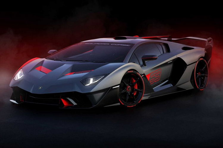 Được ra mắt vào cuối năm 2018 tại một sự kiện chỉ dành cho những khách hàng thân thiết, SC18 Alston là mẫu xe hợp pháp đầu tiên của bộ phận xe đua Squadra Corse. Xe được phát triển trên nền tảng của Aventador với thiết kế lấy cảm hứng từ mẫu xe đua Huracan Super Trofeo EVO và mẫu “few-off” Centenario. Chiếc xe này được sản xuất theo yêu cầu của một khách hàng đặc biệt, chính vì thế giá bán của nó lên đến 7 triệu USD và chỉ được bán cho đúng vị khách này.