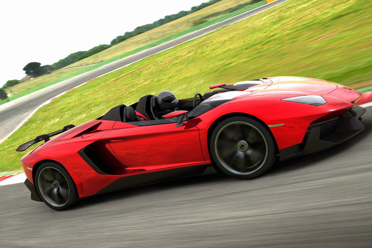 Giống vơi Concept S, Aventador J cũng là một chiếc barchetta dưới dạng concept và chỉ được sản xuất đúng 1 chiếc. Chiếc xe concept này sau đó đã được bán cho một khách hàng tại Tây Ban Nha với giá bán không được tiết lộ. Trên phiên bản này, Lamborghini đã lần đầu ra mắt thiết kế khí động học mới, sau này được hãng ứng dụng lên Aventador SV. Cùng với đó, vật liệu carbon dạng đúc (Forged Composite) cũng lần đầu ra mắt khách hàng.