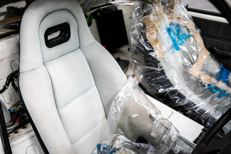 Ghế lái trên xe MG Metro 6R4.