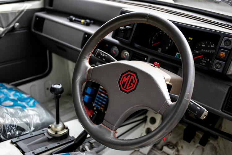 Vô lăng xe MG Metro 6R4.