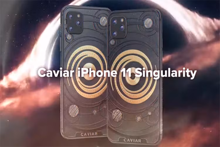 Ngoài ra, Caviar còn giới thiệu iPhone 11 Black hole (hố đen) mặt lưng được trạm khắc bằng titanium.