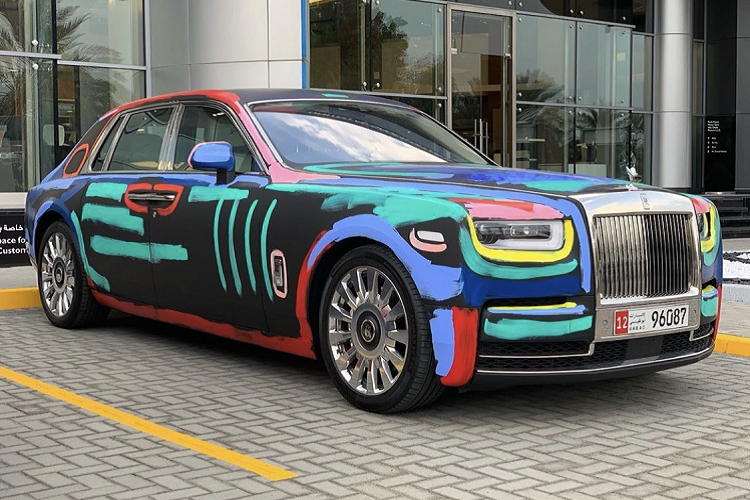 Các tác phẩm của Theodore bao gồm tranh tường và tranh vẽ của những người có ảnh hưởng trong ngành thời trang như Kate Moss, Coco Chanel với Frida Kahlo, Tom Ford và Diana Vreeland.