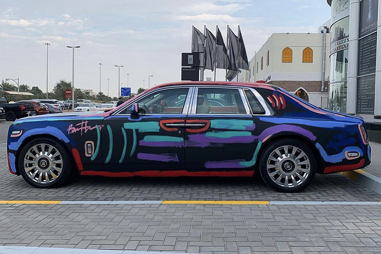 Những chiếc Art Car có lẽ đã không còn quá xa lạ với giới mê xe hiện tại. Nó không đơn thuần chỉ là việc những người nghệ sĩ vẽ một chiếc xe mà đó chính là sự kết hợp “phá cách” giữa những mẫu xe đắt giá và các phong cách nghệ thuật khác nhau, truyền tải những thông điệp hay tiếng nói của người nghệ sĩ thông qua những tác phẩm nghệ thuật động.