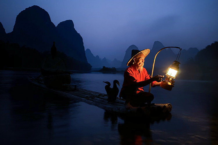 Theo Mann, Apple không cố gắng làm cho ảnh chụp đêm trên điện thoại iPhone 11 trông giống như ban ngày, thay vào đó, họ tập trung nhiều vào những chi tiết giúp tăng tính nghệ thuật. Ông đánh giá Night Mode là cải tiến quan trọng nhất kể từ khi Apple giới thiệu chế độ chụp Panorama vào năm 2012. Lần đầu tiên Austin Mann phải thốt lên: "Wow, tôi không thể tin rằng bức ảnh này chụp bằng điện thoại". 