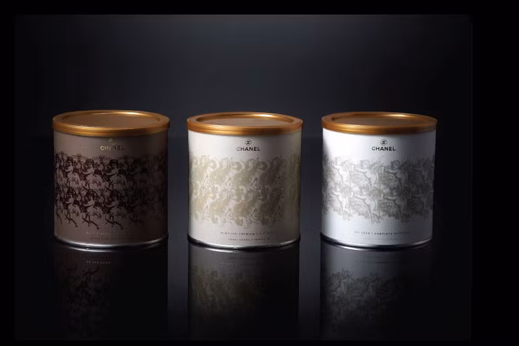 Sữa bột Chanel cho em bé sang chảnh từ trong máu thịt