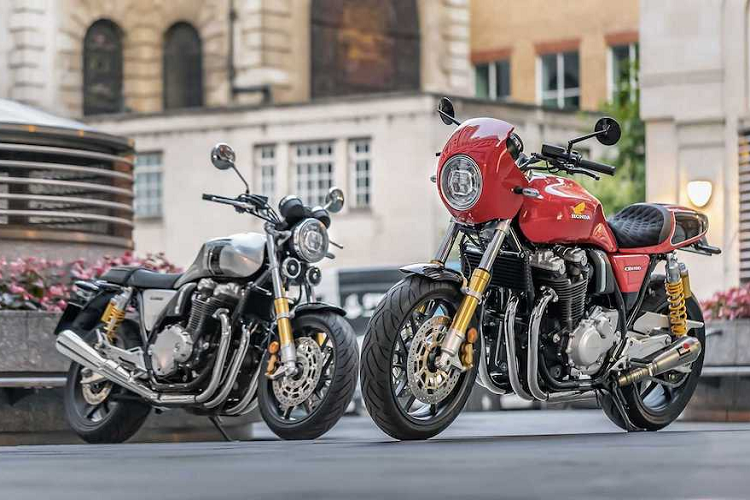 Vào năm nay dòng roadster CB của Honda đã cùng lúc chạm tới 2 cột mốc lớn: 60 năm kể từ khi ra mắt chiếc xe môtô Honda CB đầu tiên ra đời, cũng như 50 năm ngày CB750 - mẫu môtô với động cơ 4 xi-lanh đầu tiên được bán ra thị trường.