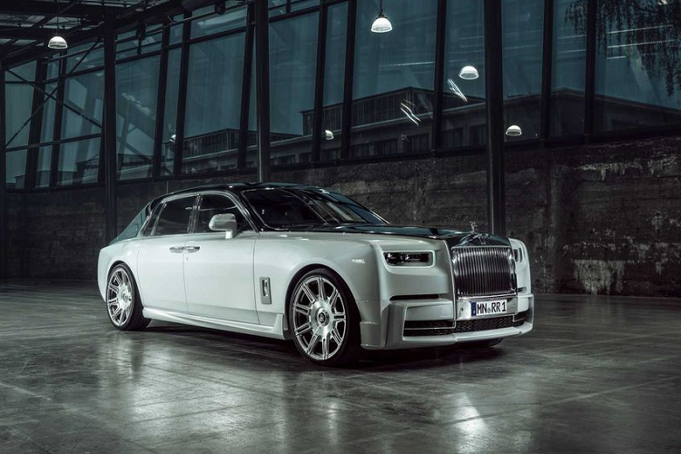 Và SPOFEC – một nhà độ vốn đã nổi danh với những chiếc Rolls-Royce độc đáo mới đây đã khiến thế giới phấn khích với chiếc Phantom lần này.