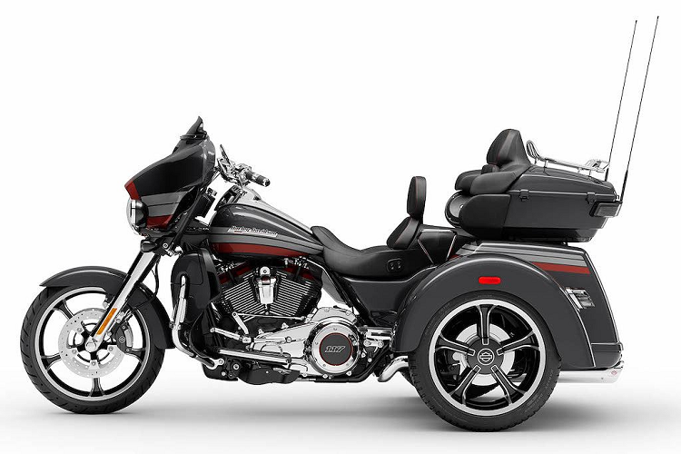 Ngoài ra, gói hệ thống an toàn này cũng đã bao gồm cả hệ thống kiểm soát giữ xe Vehicle Hold Control, giúp chiếc 3 bánh này không trôi xuống khi ở trên dốc. Harley-Davidson còn tích hợp cả hệ thống kiểm soát áp suất lốp cho CVO Tri Glide.