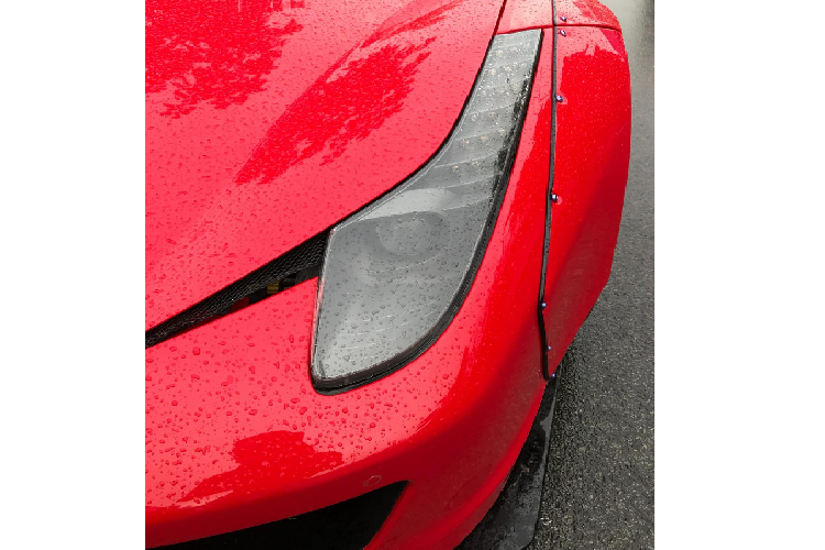 Tại Việt Nam, số lượng Ferrari 458 Italia cũng không ít. Vì thế việc “đặc biệt hóa” chiếc Ferrari của mình có lẽ luôn mà một điều mà những vị chủ nhân đều mong muốn thực hiện. Đã có khá nhiều gói độ được những vị chủ nhân lựa chọn cho chiếc xe của mình, trong đó phải kể đến chiếc 458 Italia với gói độ thân rộng Liberty Walk