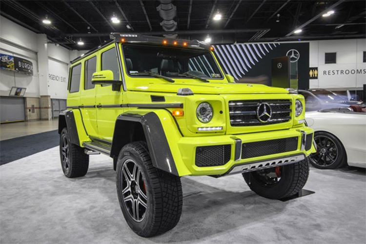 Kim Kardashian – Mercedes-Benz G 550 4 X 4 (150.000 USD): Đây là chiếc xe mà Kardashian được người chồng Kanye West tặng cho. Màu xanh chuối của chiếc xe cũng là màu mà nữ người mẫu này yêu thích. Ảnh: SCMP.