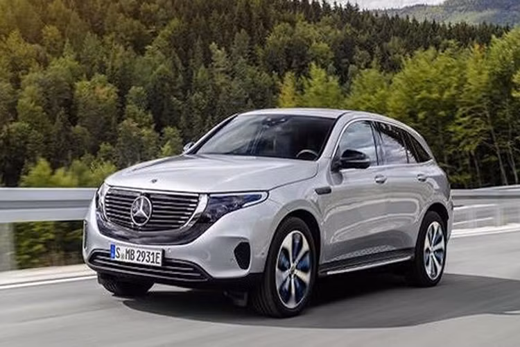 Mercedes Benz EQC là mẫu xe SUV/Crossover chạy điện hoàn toàn mới của hãng xe Mercedes-Benz, Đức. EQC - là mẫu xe tiên phong vào kỷ nguyên xe điện của hãng xe Đức, cạnh tranh trực tiếp với các đối thủ nặng ký trong phân khúc xe điện hạng sang như Tesla Model X, Jaguar I-Pace...