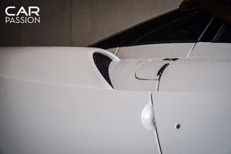 Không chỉ đổi màu cho “thần gió” Pagani Huayra, doanh nhân Phạm Trần Nhật Minh cũng nâng cấp, dán lại màu cho dàn xe trong bộ sưu tập.