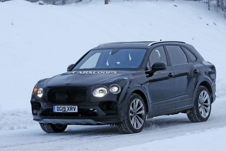 Được biết, Bentley Bentayga 2021 vẫn sẽ có các biến thể sử dụng động cơ W12 và V8. Tuy nhiên, chúng đều sẽ được điều chỉnh lại đôi chút để cho ra công suất tốt hơn. Ngoài ra, phiên bản động cơ 6 xy-lanh kết hợp hệ truyền động hybrid cũng có khả năng được giới thiệu.