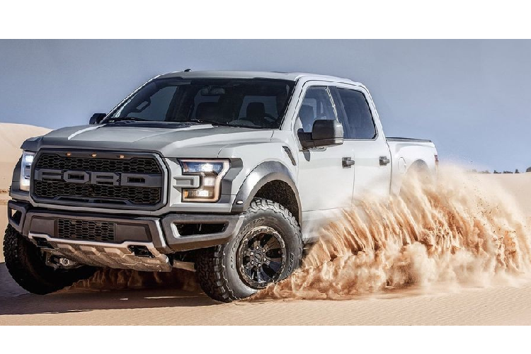  Ford F-150 Raptor Không phải nhà sản xuất xe nào cũng suy nghĩ cho khách hàng như Ford khi họ chào bán một mẫu xe off-road điên rồ như F-150 Raptor trong vai trò xe đại trà từ nhà máy. Thế hệ F-150 Raptor đầu tiên đã tạo được một cộng đồng fan cứng khá đông, và thế hệ thứ hai cũng không gây thất vọng.