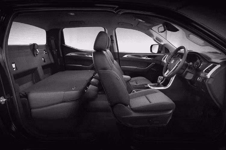 Để cạnh tranh với nhiều đối thủ Nhật, Mỹ trên đất nước chuộng bán tải như Thái Lan, giá xe MG Extender đang bán cực kỳ hấp dẫn từ 549.000 THB (khoảng 414 triệu đồng) cho đến 1,029 triệu THB (777 triệu đồng) với 09 phiên bản cho khách hàng lựa chọn. Tại Việt Nam, các dòng xe SUV/Crossover ‘’Made in China’’ đang ngày một sử dụng rộng rãi khi ‘’lôi kéo’’ khách hàng Việt bởi giá bán rẻ kèm công nghệ.