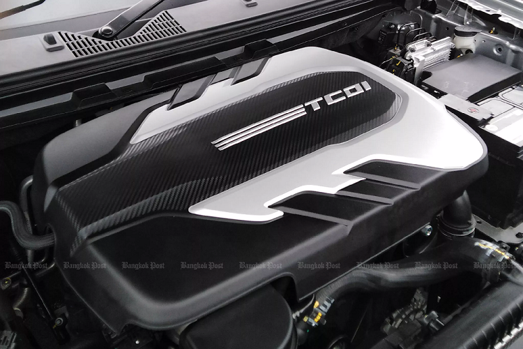 Tại Thái Lan, MG Extender được phân phối với tổng cộng 02 biến thể gồm: cabin đôi (dual cab) linh động cho nhu cầu sử dụng, và cabin đơn (extra cab) nhắm vào đối tượng thường xuyên chở theo hàng hoá.