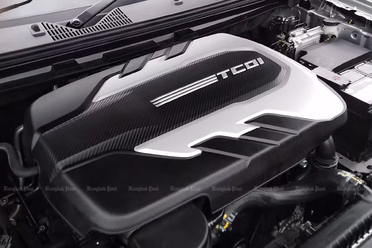 Tại Thái Lan, MG Extender được phân phối với tổng cộng 02 biến thể gồm: cabin đôi (dual cab) linh động cho nhu cầu sử dụng, và cabin đơn (extra cab) nhắm vào đối tượng thường xuyên chở theo hàng hoá.