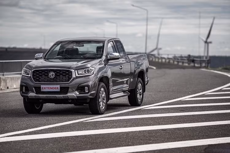 Thị trường Thái Lan và Việt Nam và Đông Nam Á nói chung có lẽ đã qúa quen thuộc với các dòng bán tải như: Toyota Hilux, Isuzu D-Max, Ford Ranger, Mazda BT-50 hay Chevrolet Colorado. Tuy nhiên, với dòng xe bán tải Trung Quốc thì có lẽ vẫn hơi lạ lẫm.