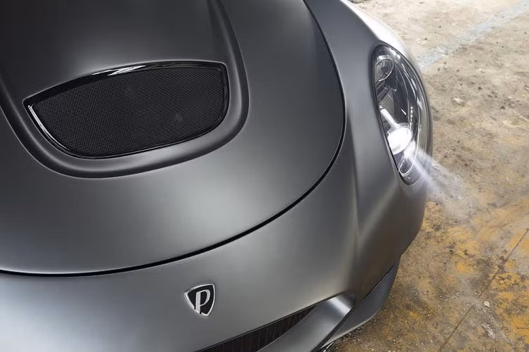 Thương hiệu sản xuất ra siêu xe Puritalia Berlinetta là công ty được ra đời năm 2010 tại Ý, với định hướng sản xuất những mẫu xe có kiểu dáng cổ điển nhưng lại mang trong mình những công nghệ mới nhất.