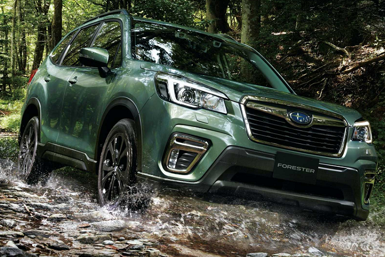 Được phát triển từ phiên bản Premium – Subaru Forester X-Edition mới sở hữu kiểu dáng thiết kế khác biệt so với phiên bản thông thường, nhà sản xuất ô tô Nhật Bản đã tinh chỉnh và trang trí nó thêm tinh tế hơn.