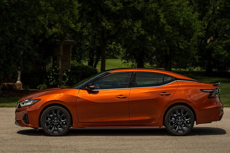 Bộ an toàn này bao gồm phanh khẩn cấp tự động với phát hiện người đi bộ, cảnh báo điểm mù, cảnh báo giao thông phía sau, cảnh báo chệch làn, hỗ trợ chùm tia chiếu sáng cao và phanh tự động phía sau.