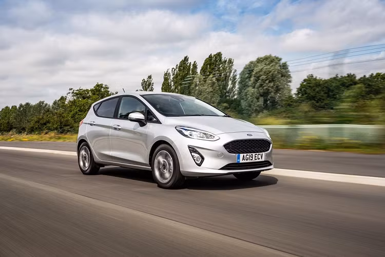 Ford hiện cho đặt hàng trước Fiesta Trend mới. Xe có bản hatchback 3 cửa và 5 cửa. Hiện chưa có thông tin về mẫu xe này có được bán ra tại thị trường Đông Nam Á, trong đó có Việt nam hay không?