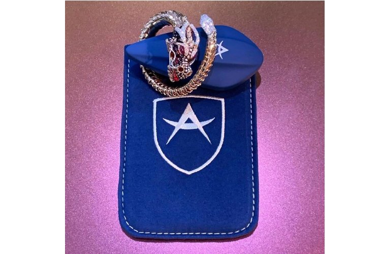 Chủ nhân chiếc Apollo Intensa Emozione "Golden Dragon" cùng hai siêu xe khủng khác không kém. Apollo Intensa Emozione "Golden Dragon" của đại gia Malaysia