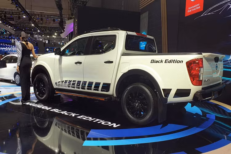 Xe được nhập khẩu nguyên chiếc từ Thái Lan, giá xe Nissan Navara 2019 dao động từ 625 – 815 triệu đồng.