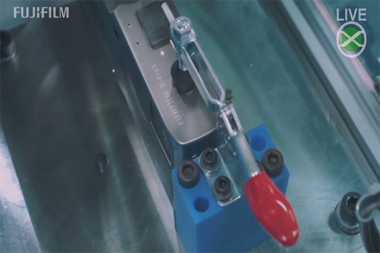 Fujifilm X-Pro3: than may titan, 2 man hinh, gia lap film moi-Hinh-2