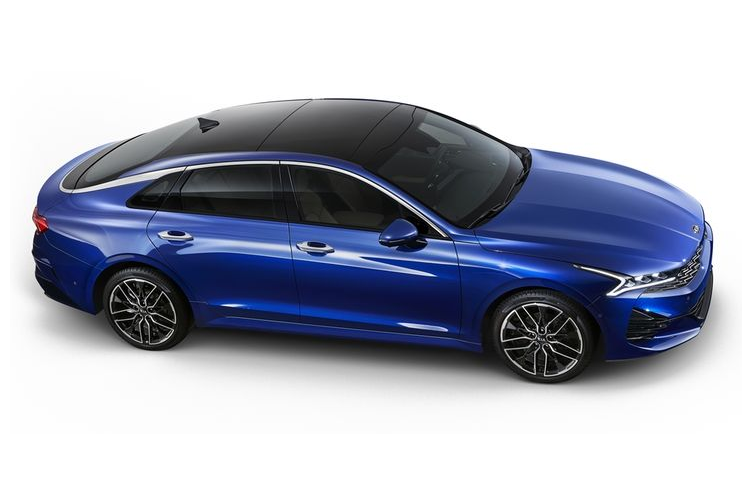 Ngoài cụm đèn hậu, Kia Optima/K5 2021 cũng mang tới diện mạo hấp dẫn với bộ ống xả kép đặt cùng ốp kim loại và nan thoát gió giả được đặt cân đối hai bên hông xe... Kia Motors cho biết, các khách hàng của Optima/K5 2021 sẽ có nhiều lựa chọn về kích thước mâm xe từ 16 - 19 inch.