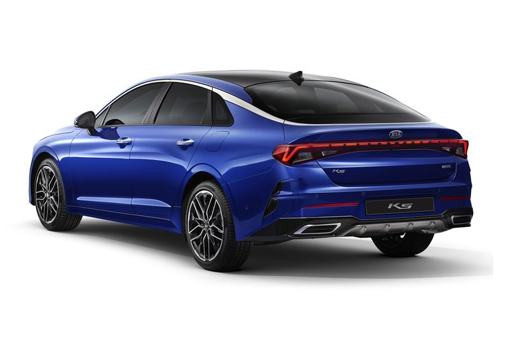 Một trong những chi tiết nổi bật trên Kia Optima/K5 hoàn toàn mới phải kể tới chính là cụm đèn hậu dạng LED với thiết kế hiện đại và có phần điệu đà của xe. Trên nhiều diễn đàn về xe, có khá nhiều ý kiến cho rằng Kia đang áp dụng phong cách thiết kế đèn theo chuẩn của Audi.