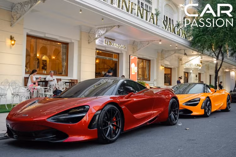 Ở lần xuất hiện này, chiếc 720S của đại gia siêu xe Cường Đô la đã đậu chung với chính chiếc 720S rất đỗi quen thuộc của doanh nhân Hứa Phương, người đóng vai trò làm trưởng đoàn Car Passion trong 2 năm liên tiếp 2018 và 2019.