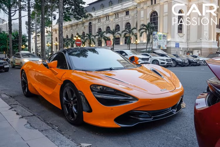 Đây chính là chiếc siêu xe McLaren 720S mới nhất được doanh nhân Quốc Cường - Cường Đô la tậu về bên cạnh chiếc R8 V10 Plus vừa mới tham dự hành trình Car Passion 2019 cách đây chưa lâu.
