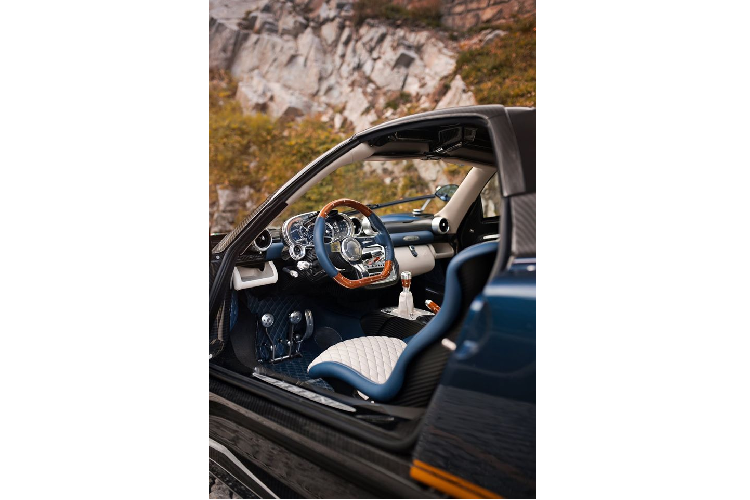 Tất cả những chiếc Zonda sau khi được biến thành 760 sẽ được trang bị động cơ V12 hút khí tự nhiên, dung tích 7,3 lít. Khối động cơ có nguồn gốc từ AMG này sẽ được tinh chỉnh để cho ra công suất 760 mã lực. Khách hàng cũng có thể lựa chọn loại hộp số được dùng trên xe, ở đây, Zonda Unica sử dụng hộp số sàn 6 cấp.